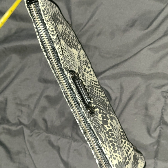 Express Wristlet Clutch Fabric Faux Snakeskin Makeup Bag - Picture 8 of 8